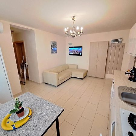 Bine Ati Venit La Maria Str Ion Alexandru Nr 1 Bl 14 Ap 1 Lägenhet Arad Exteriör bild