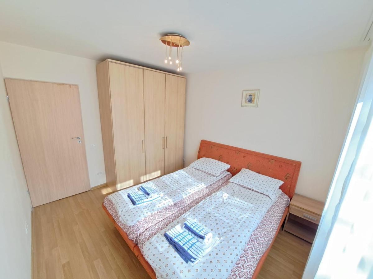 Bine Ati Venit La Maria Str Ion Alexandru Nr 1 Bl 14 Ap 1 Lägenhet Arad Exteriör bild